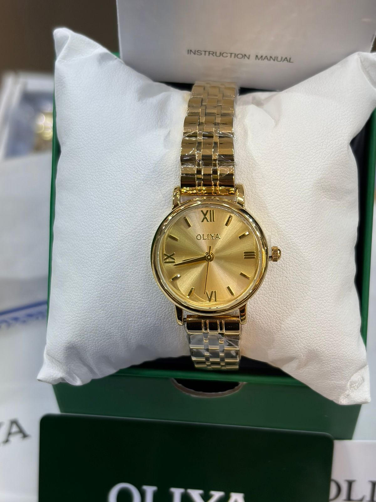 Montre OLIYA Dorée Classique – Cadran Soleil Élégant et Raffinement Intemporel