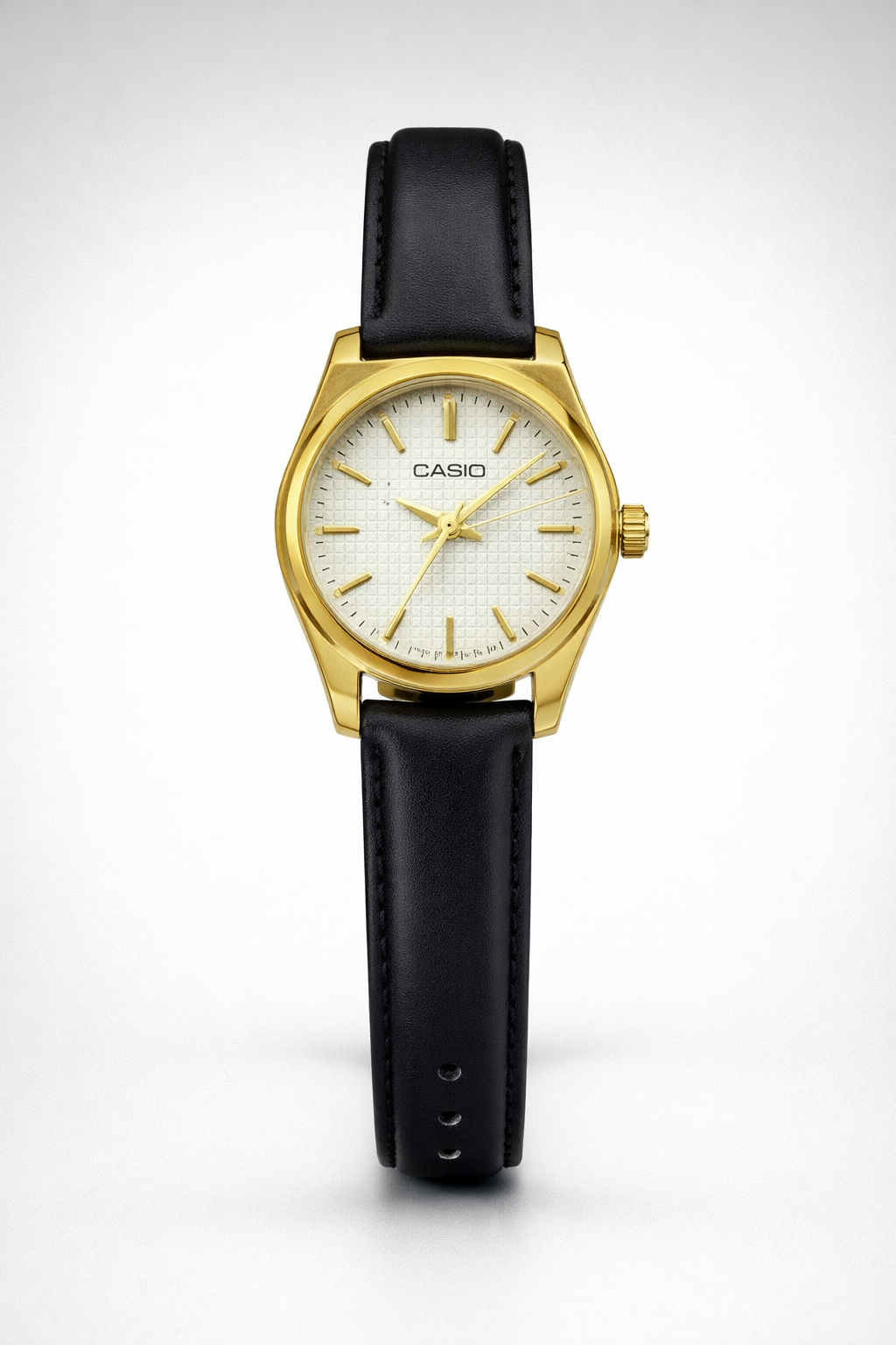 Montre Casio Classique Dorée à Cadran Clair – Bracelet Cuir Noir